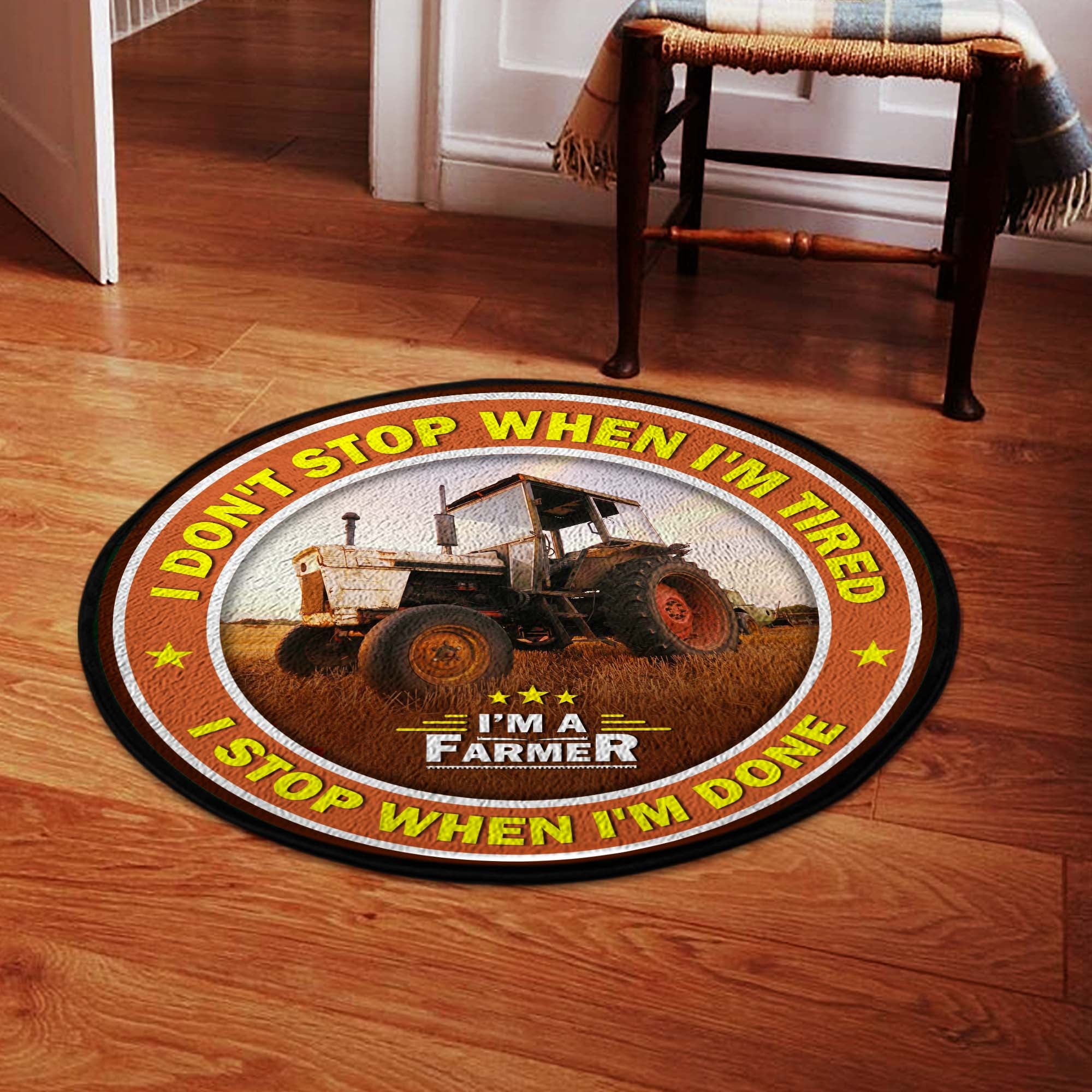 Beautiful 40-Year-Old Tractor Round Mat 06372